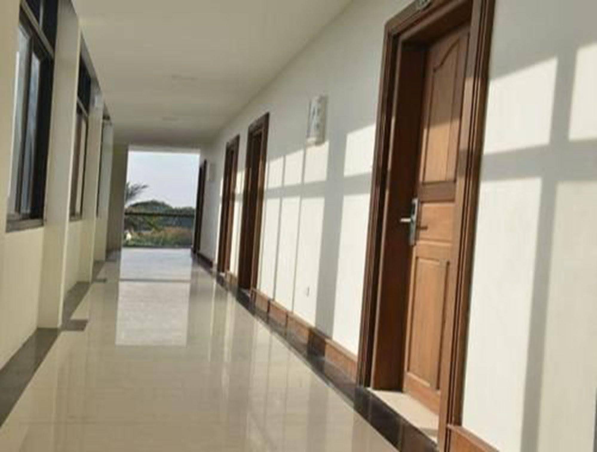 Hotel Myitkyina Exterior photo